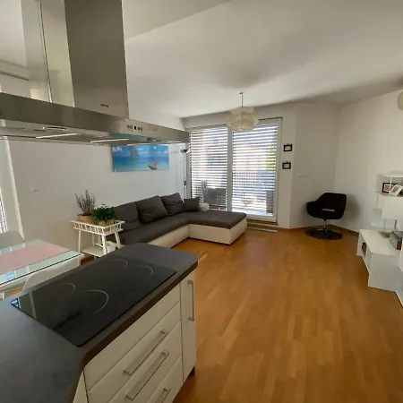 Top W/big Terrace & Pvt. Parking Apartmán